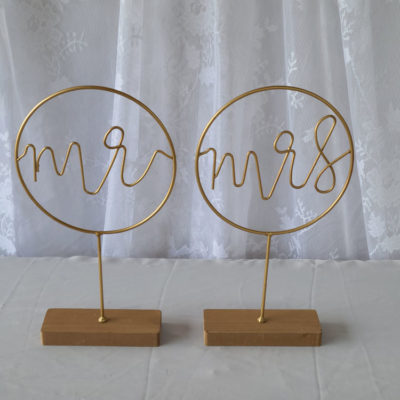 Gold Mrs & Mrs Table Sign